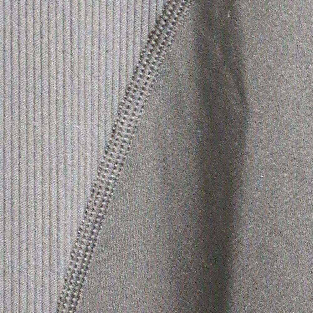 NWT Offline By Aerie Black High Waisted 7/8 Leggings Seam Detailing Size S - Picture 2 of 12